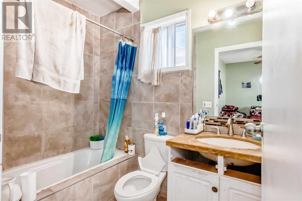 Single Family House 4 Level for Sale in  Falmere Way NE Falconridge Calgary 
