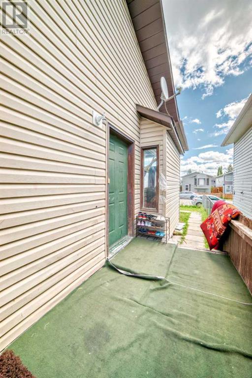 Single Family House 4 Level for Sale in  Falmere Way NE Falconridge Calgary 