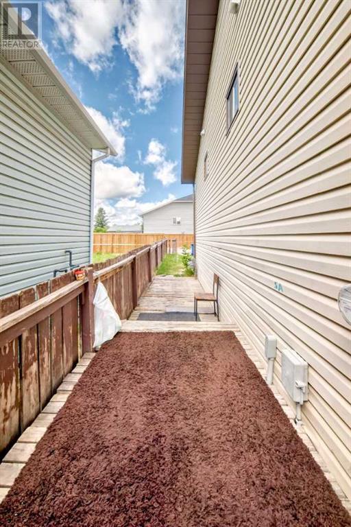 Single Family House 4 Level for Sale in  Falmere Way NE Falconridge Calgary 