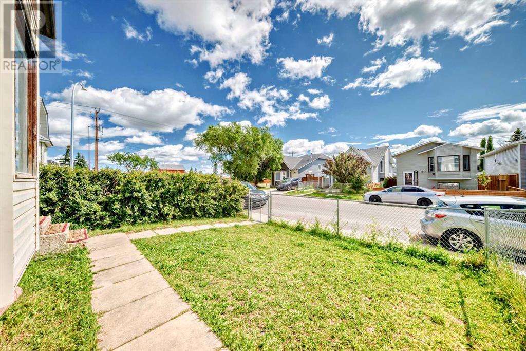 Single Family House 4 Level for Sale in  Falmere Way NE Falconridge Calgary 
