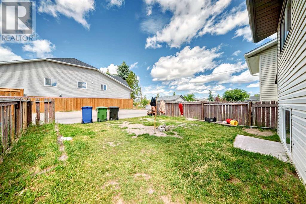 Single Family House 4 Level for Sale in  Falmere Way NE Falconridge Calgary 