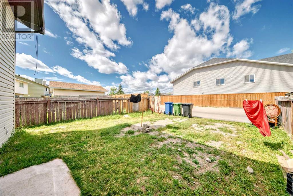 Single Family House 4 Level for Sale in  Falmere Way NE Falconridge Calgary 