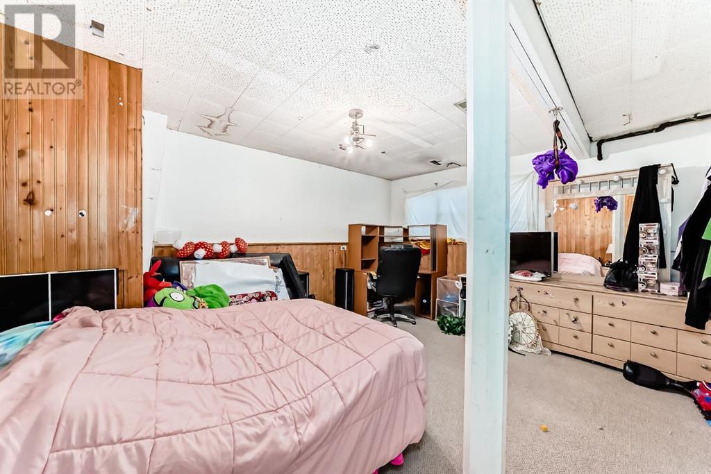 Single Family House Bi-level for Sale in  Pennsburg Way SE Penbrooke Meadows Calgary 