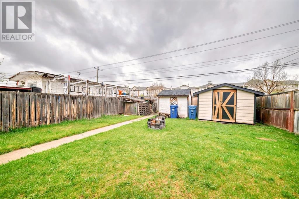 Single Family House Bi-level for Sale in  Pennsburg Way SE Penbrooke Meadows Calgary 