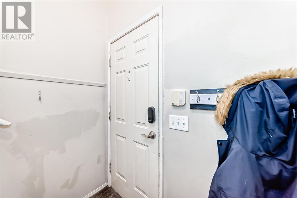 Single Family House Bi-level for Sale in  Pennsburg Way SE Penbrooke Meadows Calgary 