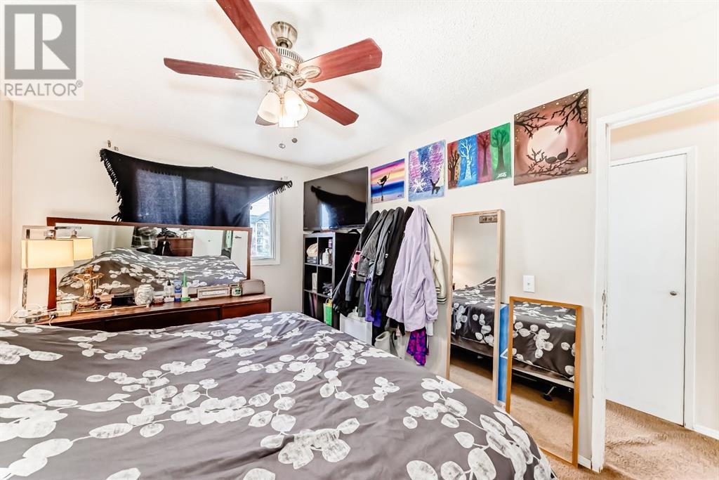 Single Family House Bi-level for Sale in  Pennsburg Way SE Penbrooke Meadows Calgary 