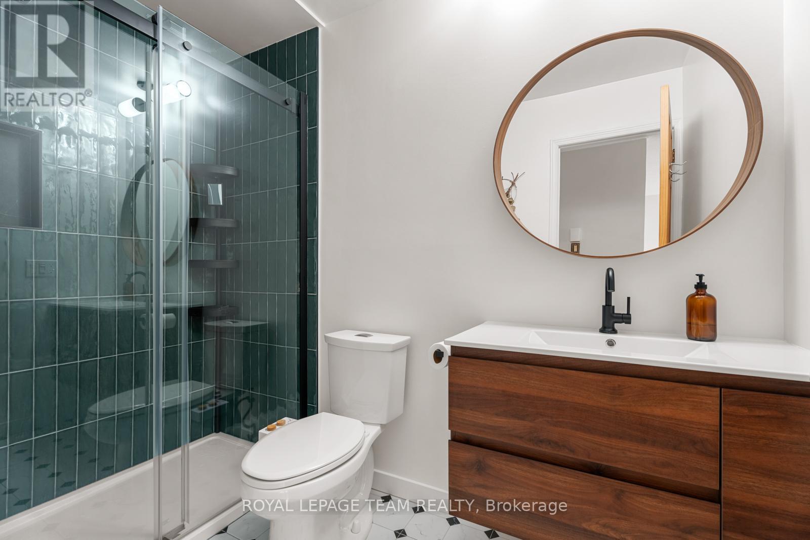 Photo 14 of 26 20 Charlevoix Street, Ottawa ON