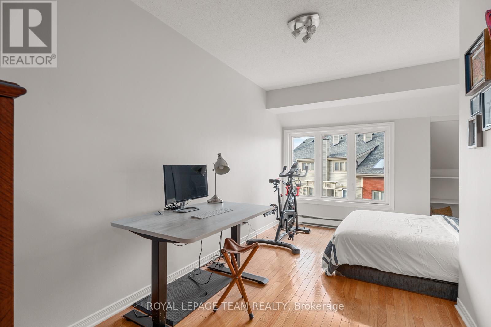 Photo 17 of 26 20 Charlevoix Street, Ottawa ON
