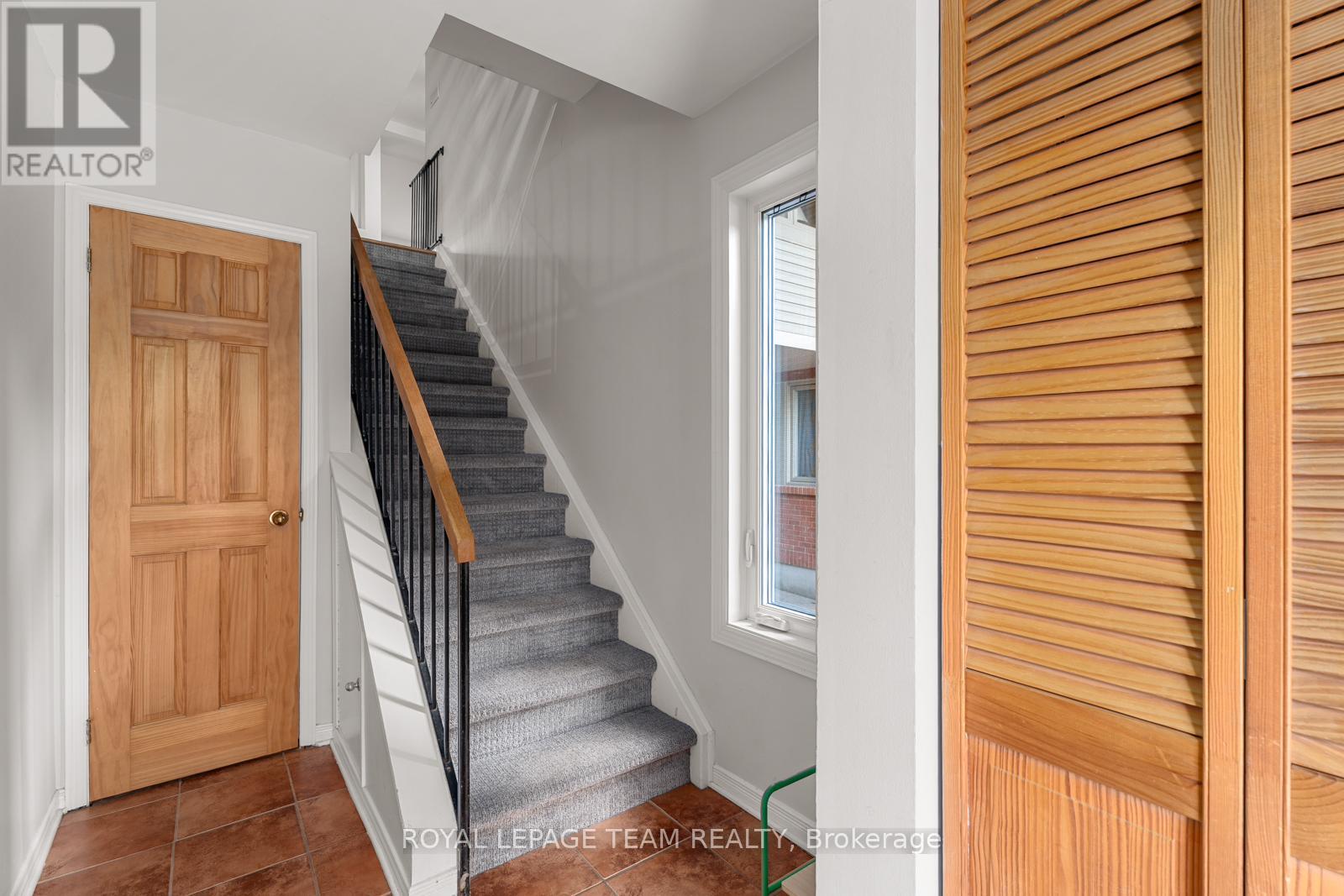 Photo 19 of 26 20 Charlevoix Street, Ottawa ON