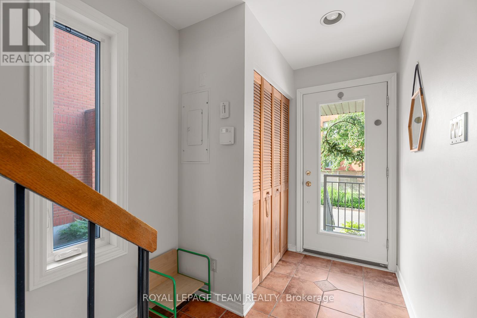 Photo 20 of 26 20 Charlevoix Street, Ottawa ON