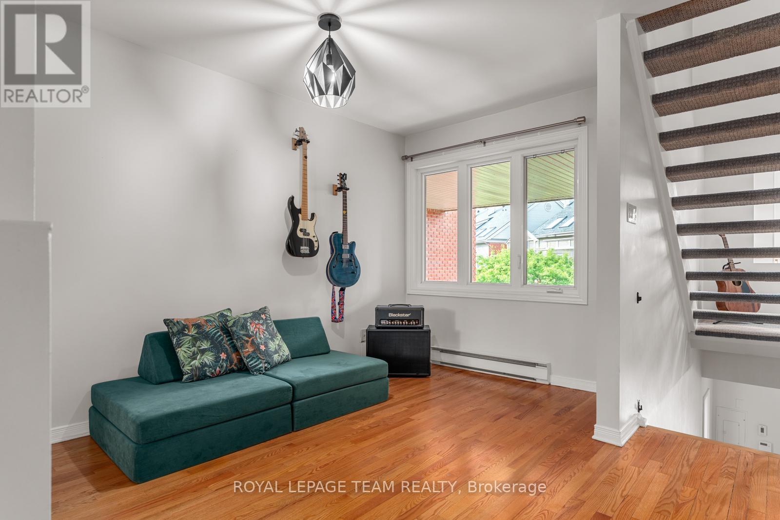 Photo 7 of 26 20 Charlevoix Street, Ottawa ON
