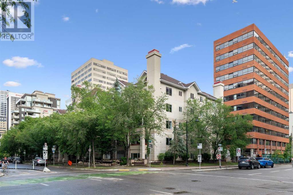 Single Family House for Sale in    Avenue SW Eau Claire Calgary 