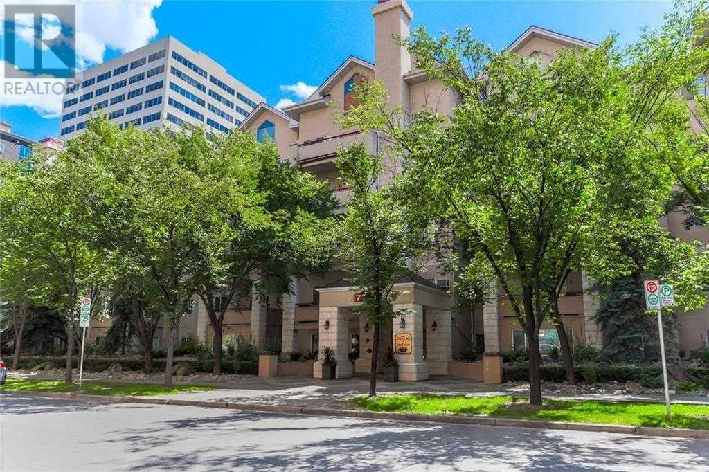 Single Family House for Sale in    Avenue SW Eau Claire Calgary 