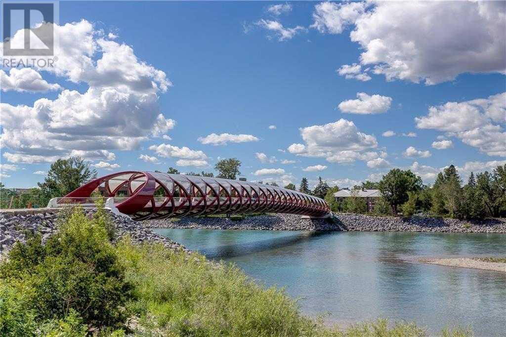 Single Family House for Sale in    Avenue SW Eau Claire Calgary 