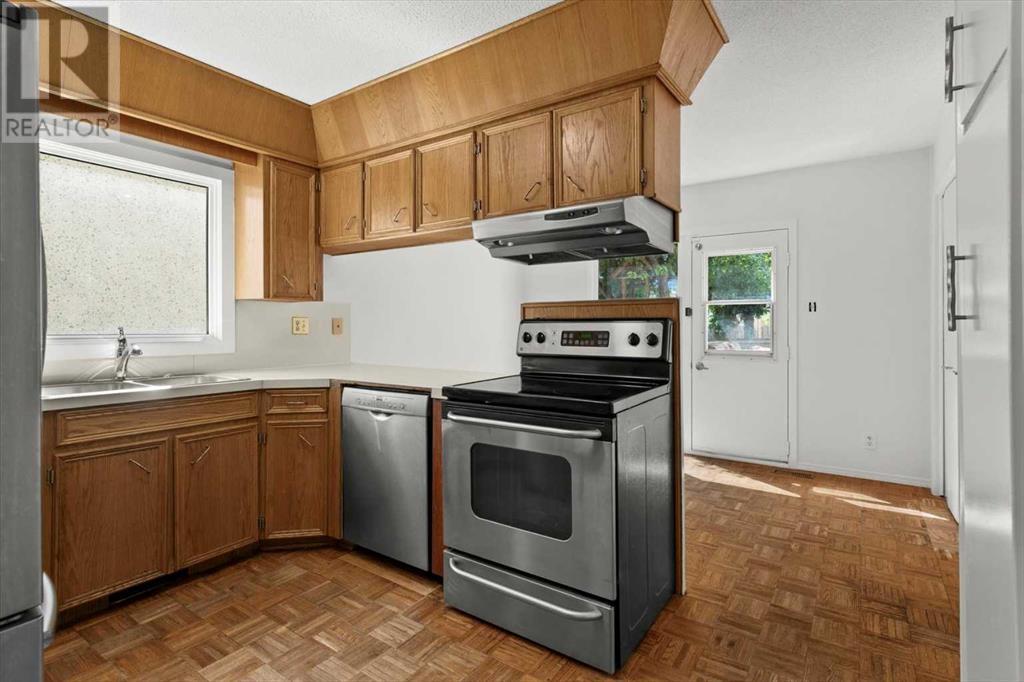 Multi-family House for Sale in   Avenue NW Mount Pleasant Calgary 