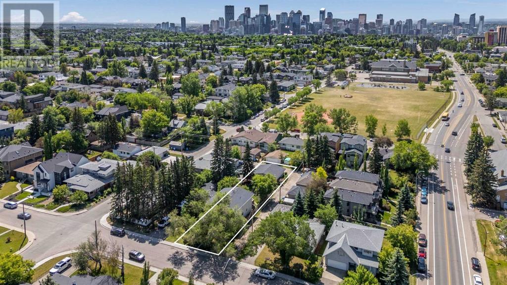 Multi-family House for Sale in   Avenue NW Mount Pleasant Calgary 