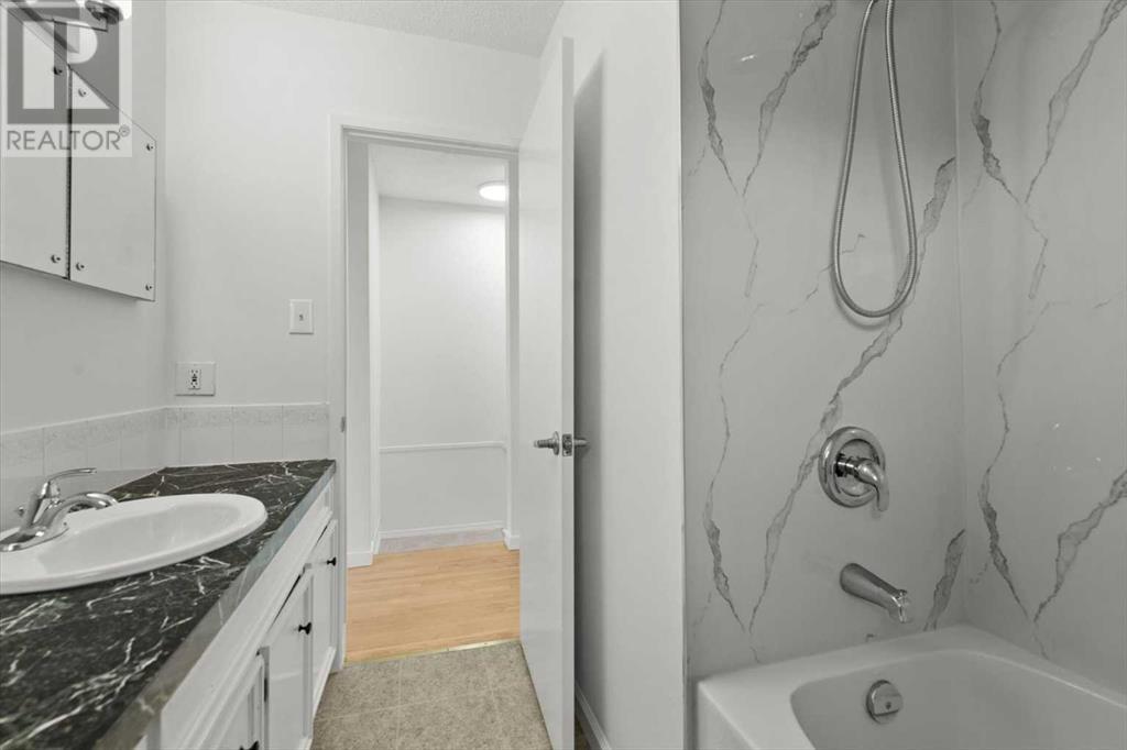 Multi-family House for Sale in   Avenue NW Mount Pleasant Calgary 