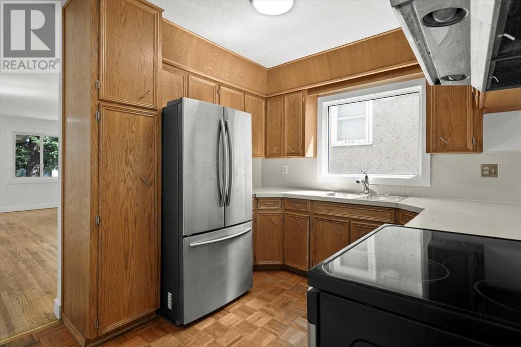 Multi-family House for Sale in   Avenue NW Mount Pleasant Calgary 