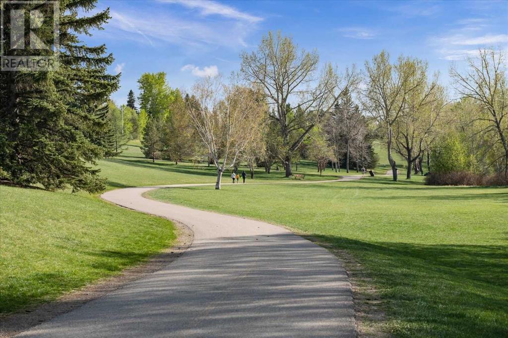Multi-family House for Sale in   Avenue NW Mount Pleasant Calgary 