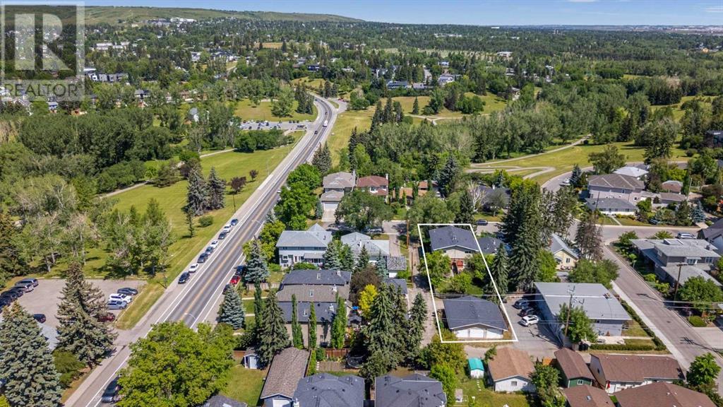 Multi-family House for Sale in   Avenue NW Mount Pleasant Calgary 