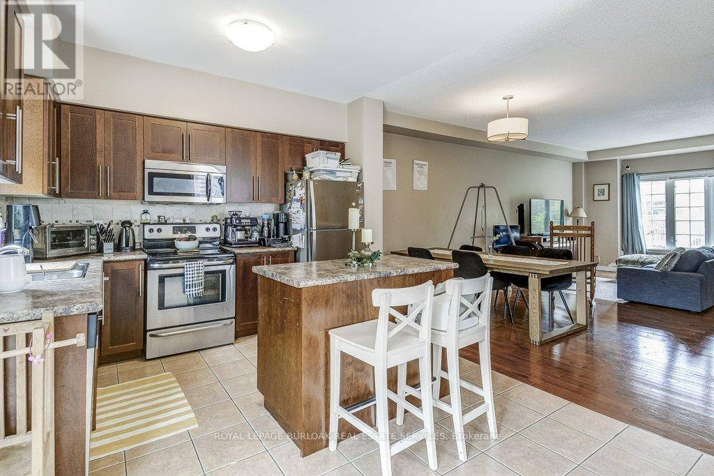 Photo 18 of 13 4165 Upper Middle Road, Burlington ON