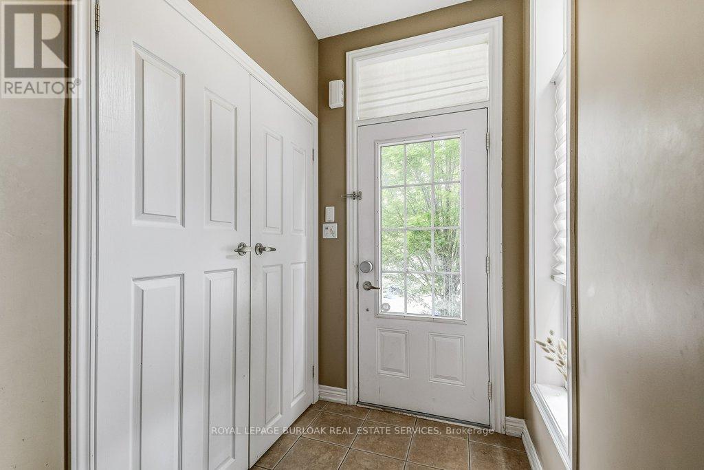 Photo 8 of 13 4165 Upper Middle Road, Burlington ON
