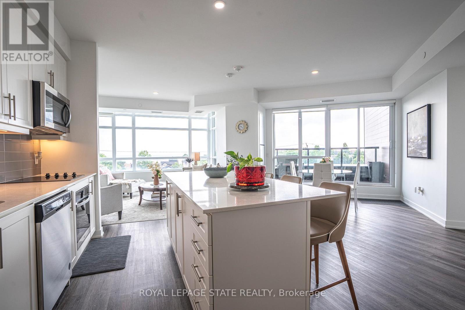 Photo 40 of 418 600 North Service Road, Hamilton ON