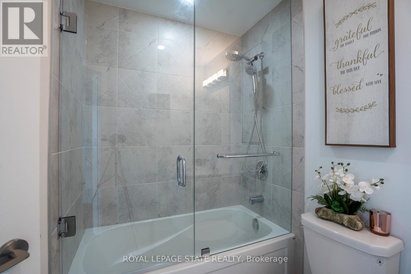 Photo 21 of 418 600 North Service Road, Hamilton ON