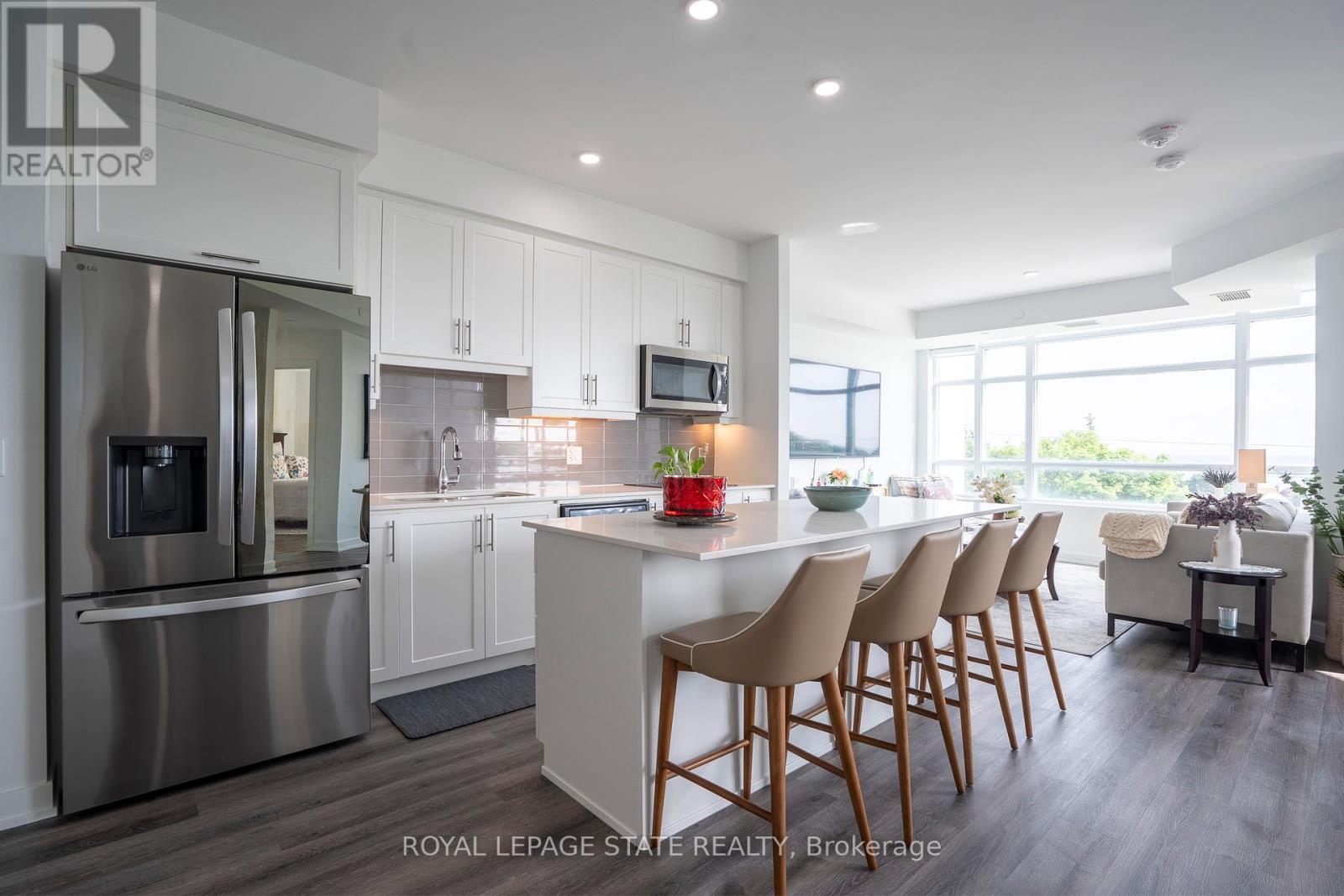 Photo 19 of 418 600 North Service Road, Hamilton ON