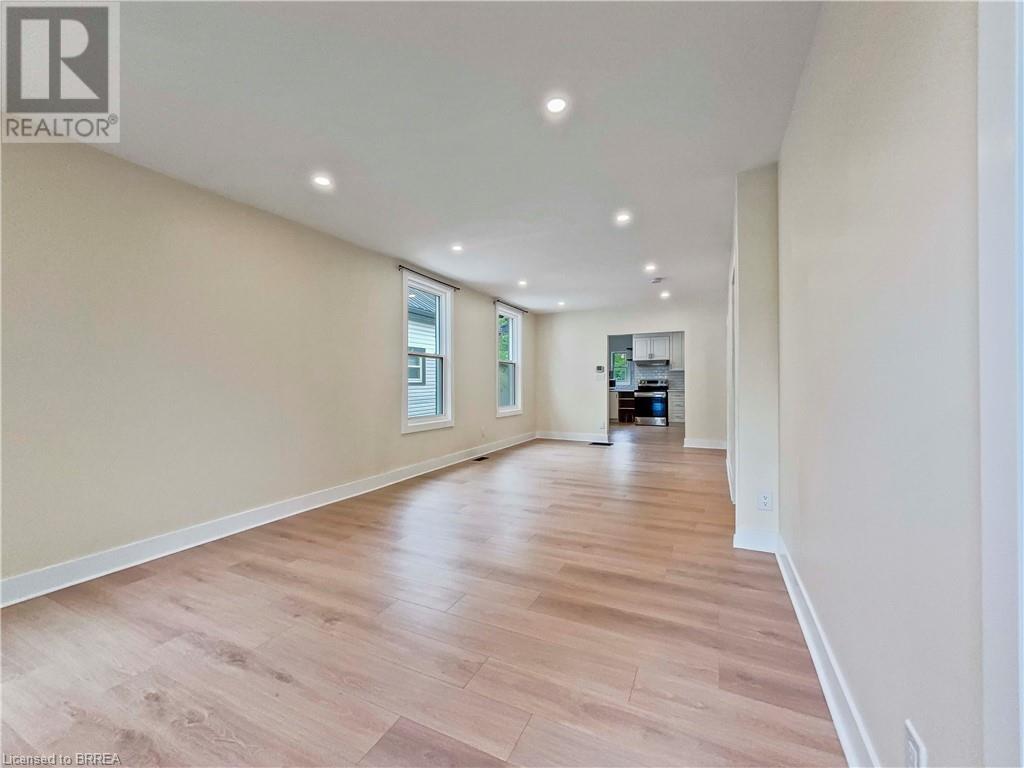 Photo 7 of 164 Nelson Street, Brantford ON