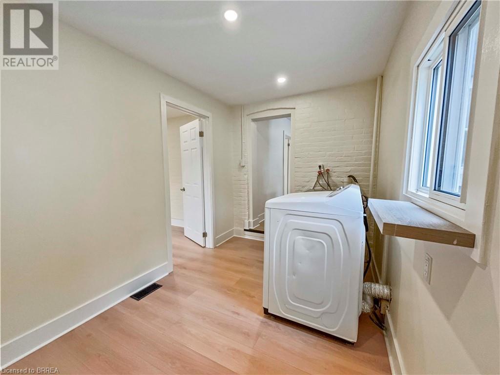 Photo 25 of 164 Nelson Street, Brantford ON