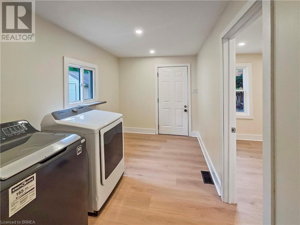 Photo 24 of 164 Nelson Street, Brantford ON