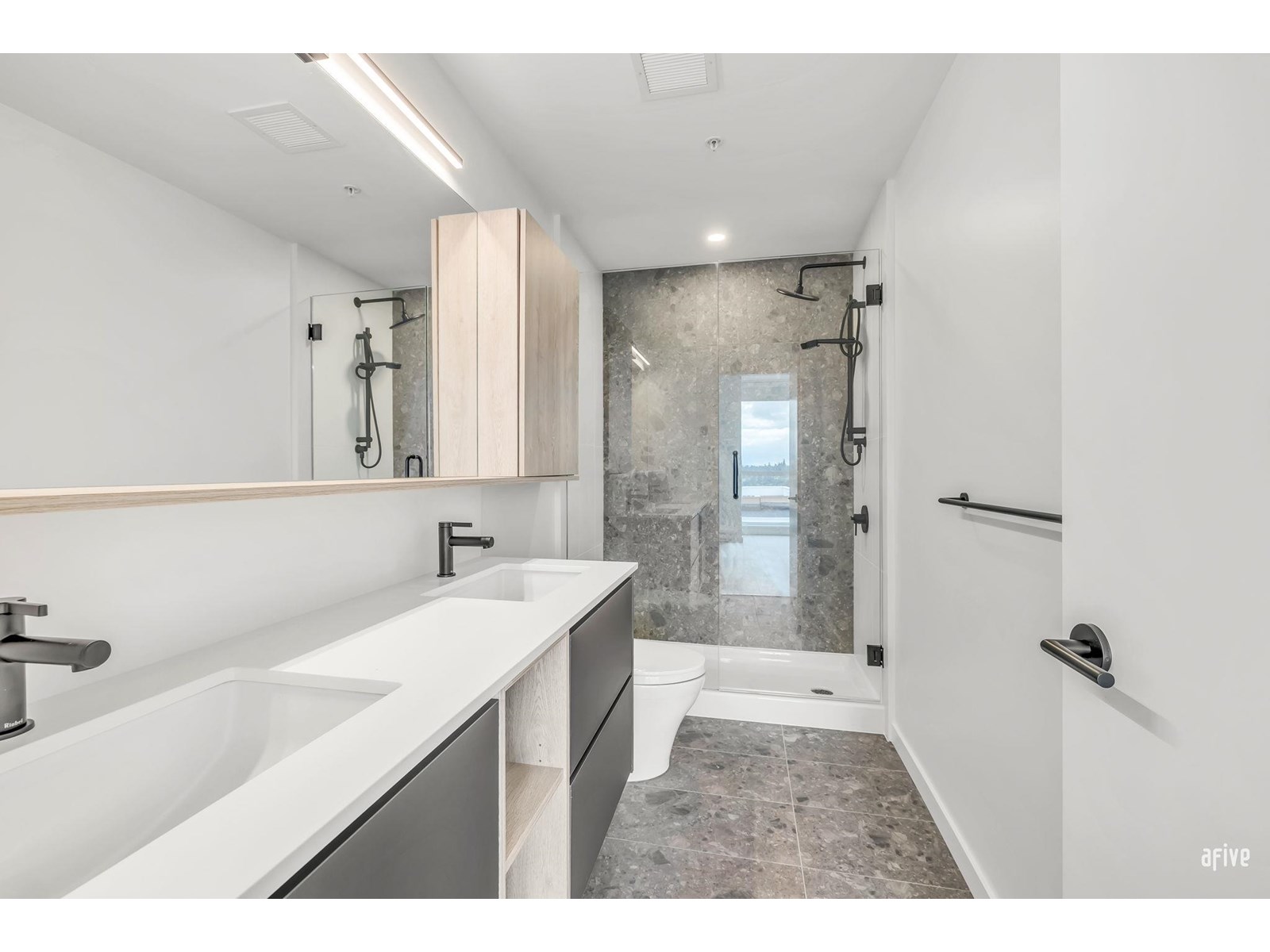 Photo 20 of 401 6585 195 A Street, Surrey BC