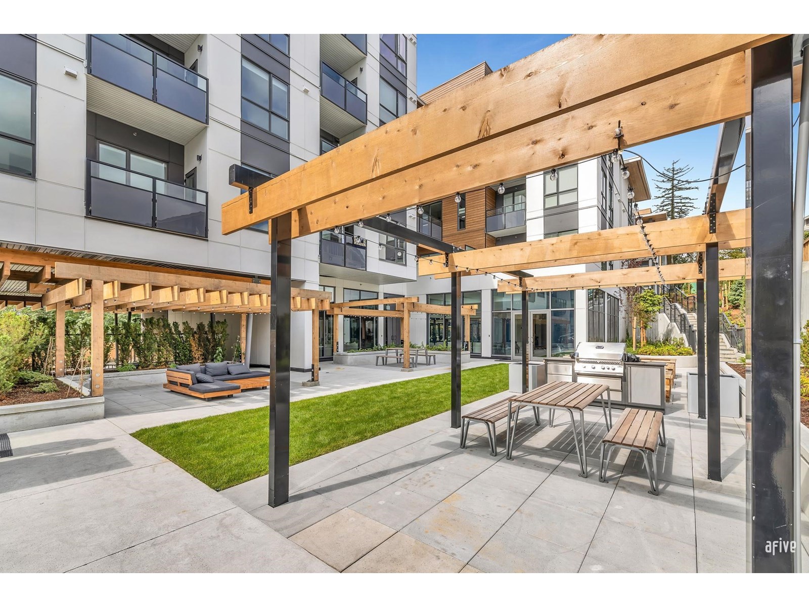 Photo 11 of 401 6585 195 A Street, Surrey BC