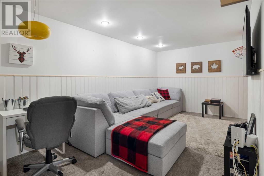 Single Family House for Sale in   Palliser Drive SW Oakridge Calgary 