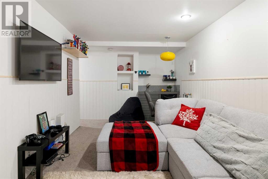 Single Family House for Sale in   Palliser Drive SW Oakridge Calgary 