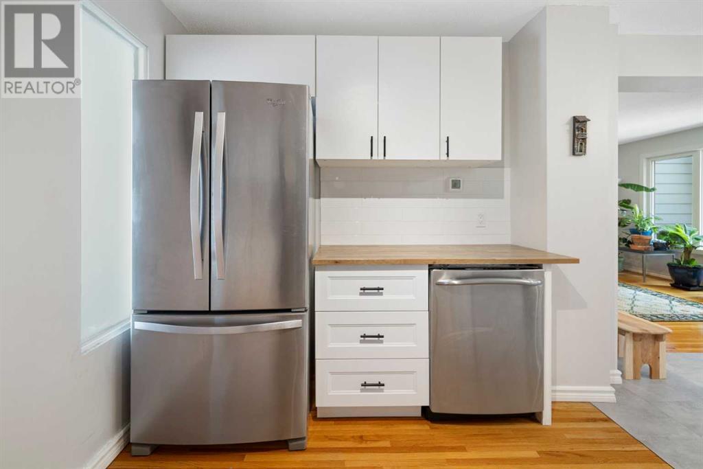 Single Family House for Sale in   Palliser Drive SW Oakridge Calgary 