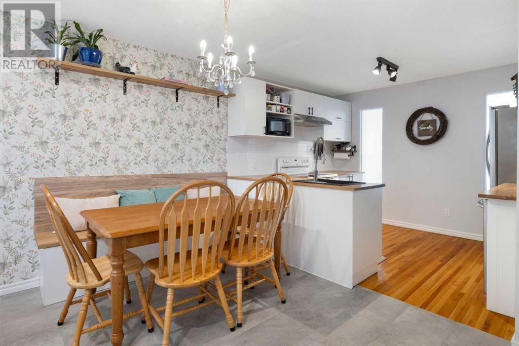 Single Family House for Sale in   Palliser Drive SW Oakridge Calgary 