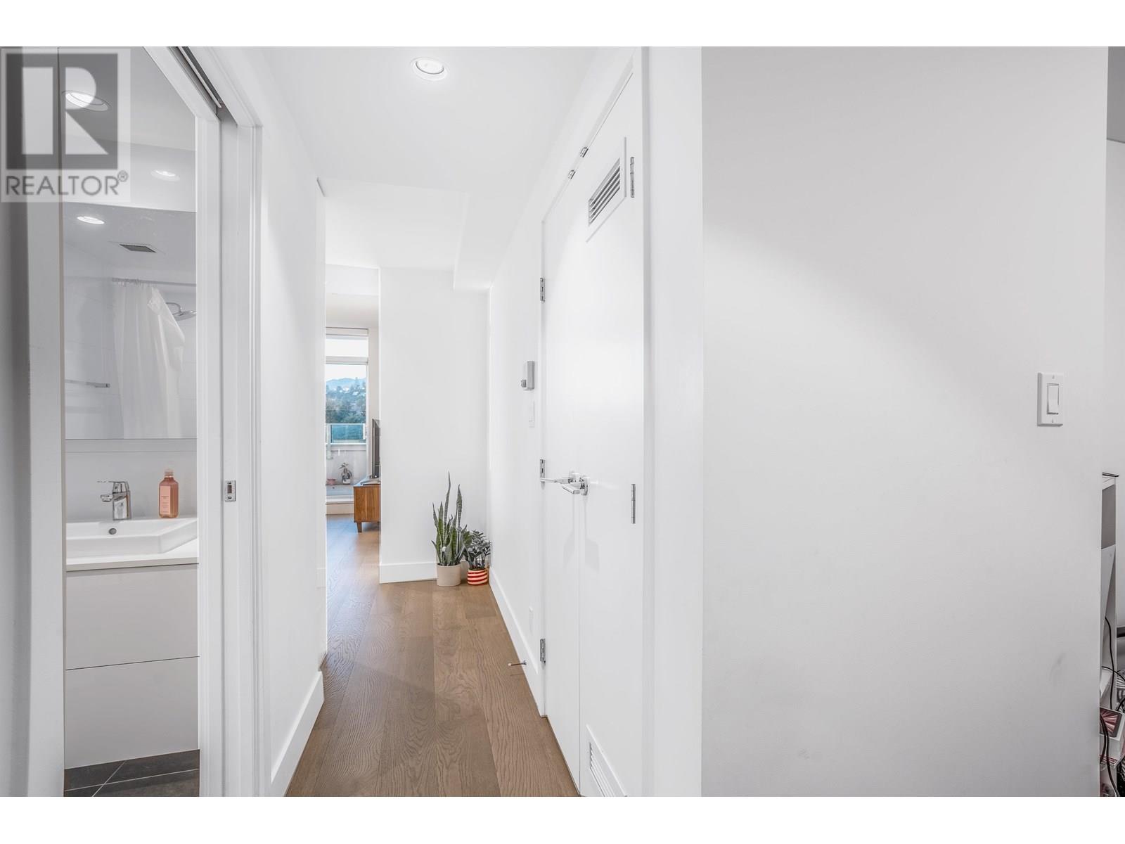 Photo 17 of 306 1675 Lions Gate Lane, North Vancouver BC