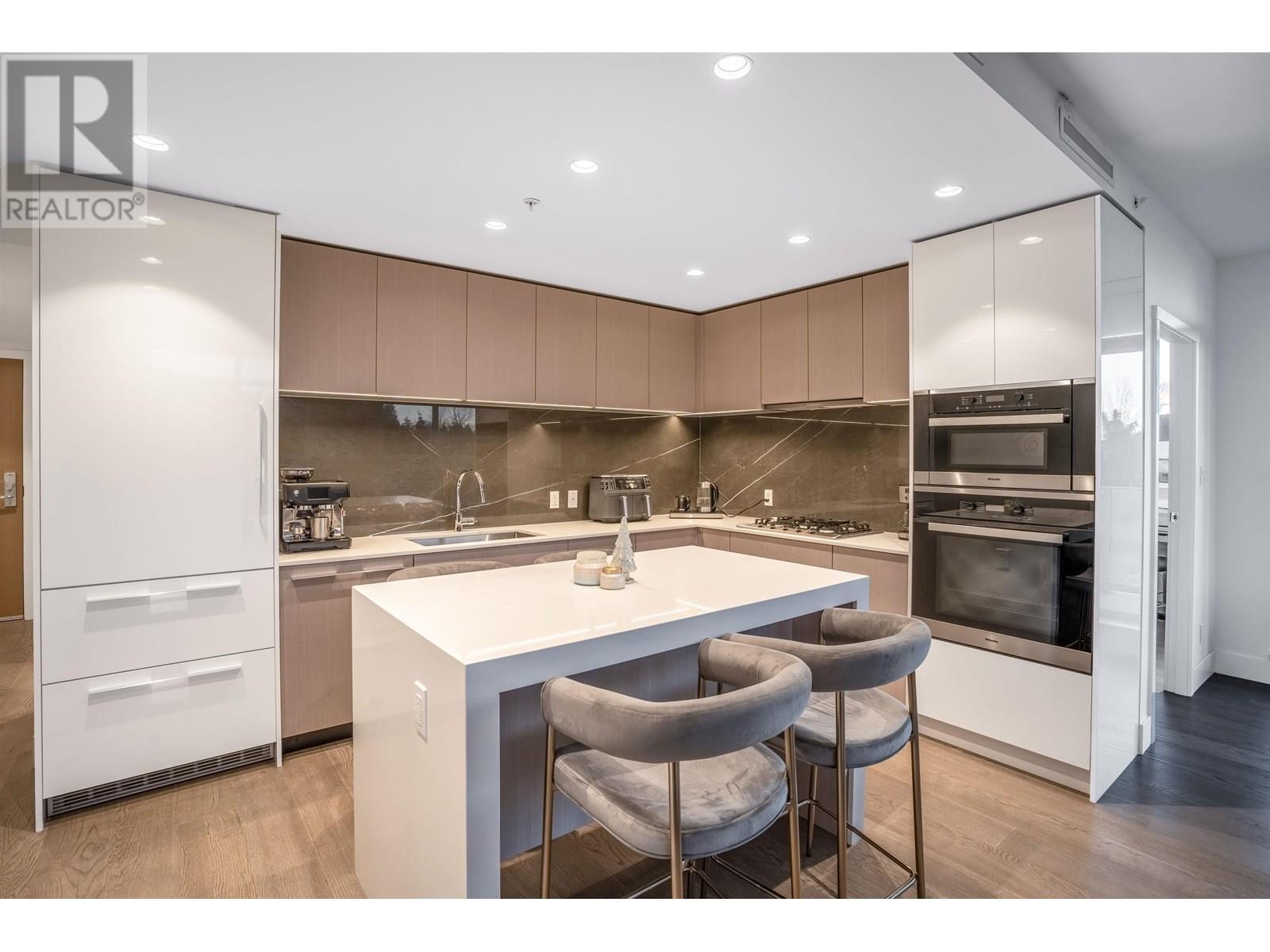 Photo 4 of 306 1675 Lions Gate Lane, North Vancouver BC
