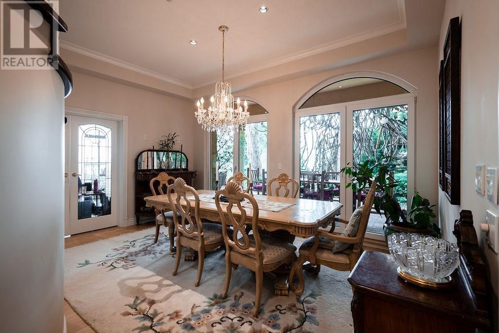 Photo 34 of 2635 Rosebery Avenue, West Vancouver BC
