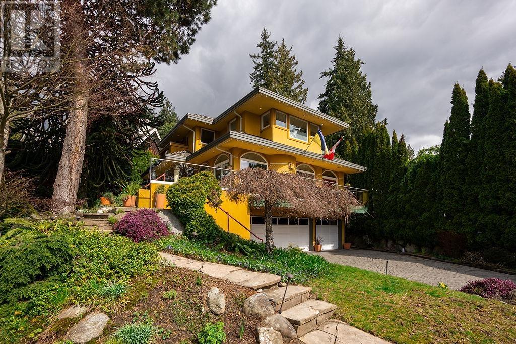 Photo 18 of 2635 Rosebery Avenue, West Vancouver BC