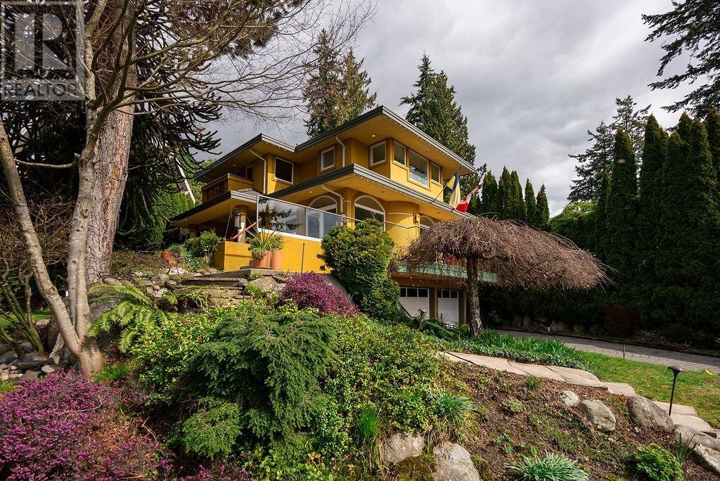 Photo 39 of 2635 Rosebery Avenue, West Vancouver BC