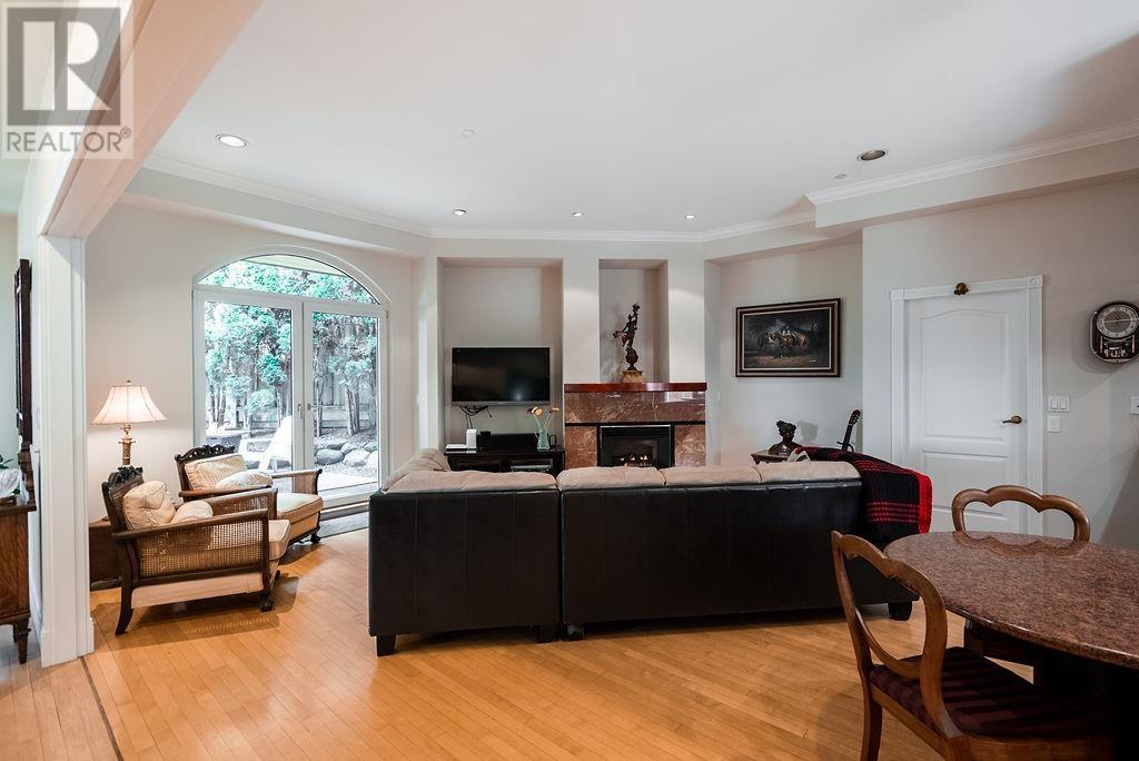 Photo 6 of 2635 Rosebery Avenue, West Vancouver BC