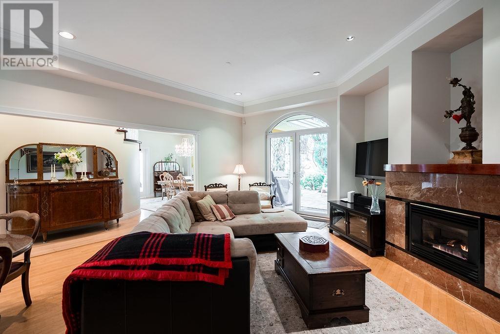 Photo 17 of 2635 Rosebery Avenue, West Vancouver BC