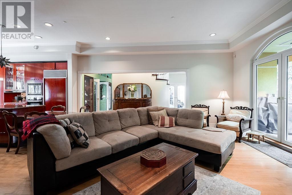 Photo 7 of 2635 Rosebery Avenue, West Vancouver BC