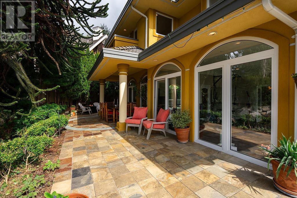 Photo 26 of 2635 Rosebery Avenue, West Vancouver BC