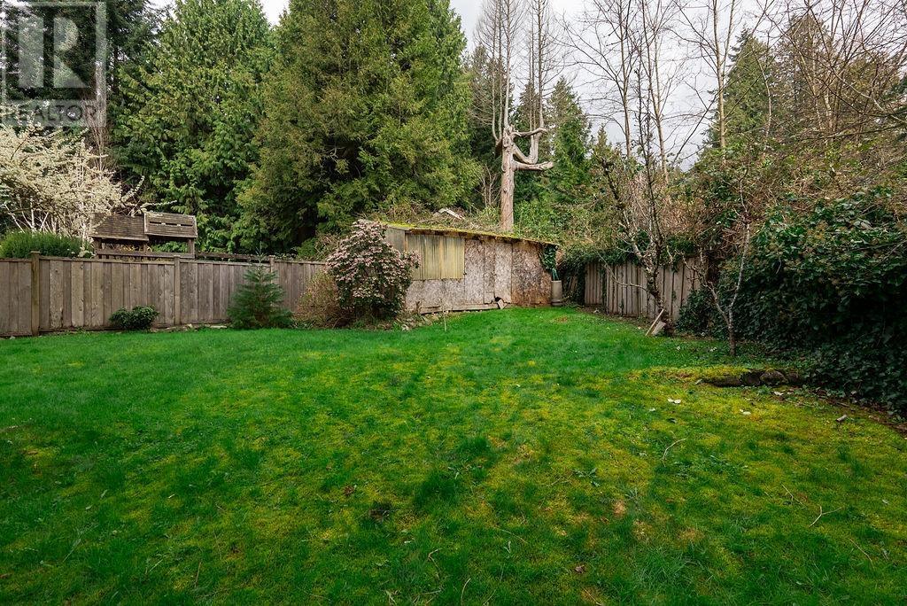 Photo 32 of 2635 Rosebery Avenue, West Vancouver BC