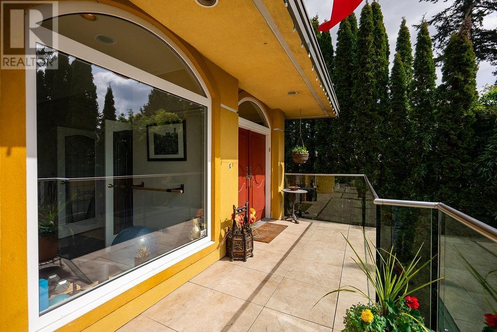 Photo 33 of 2635 Rosebery Avenue, West Vancouver BC