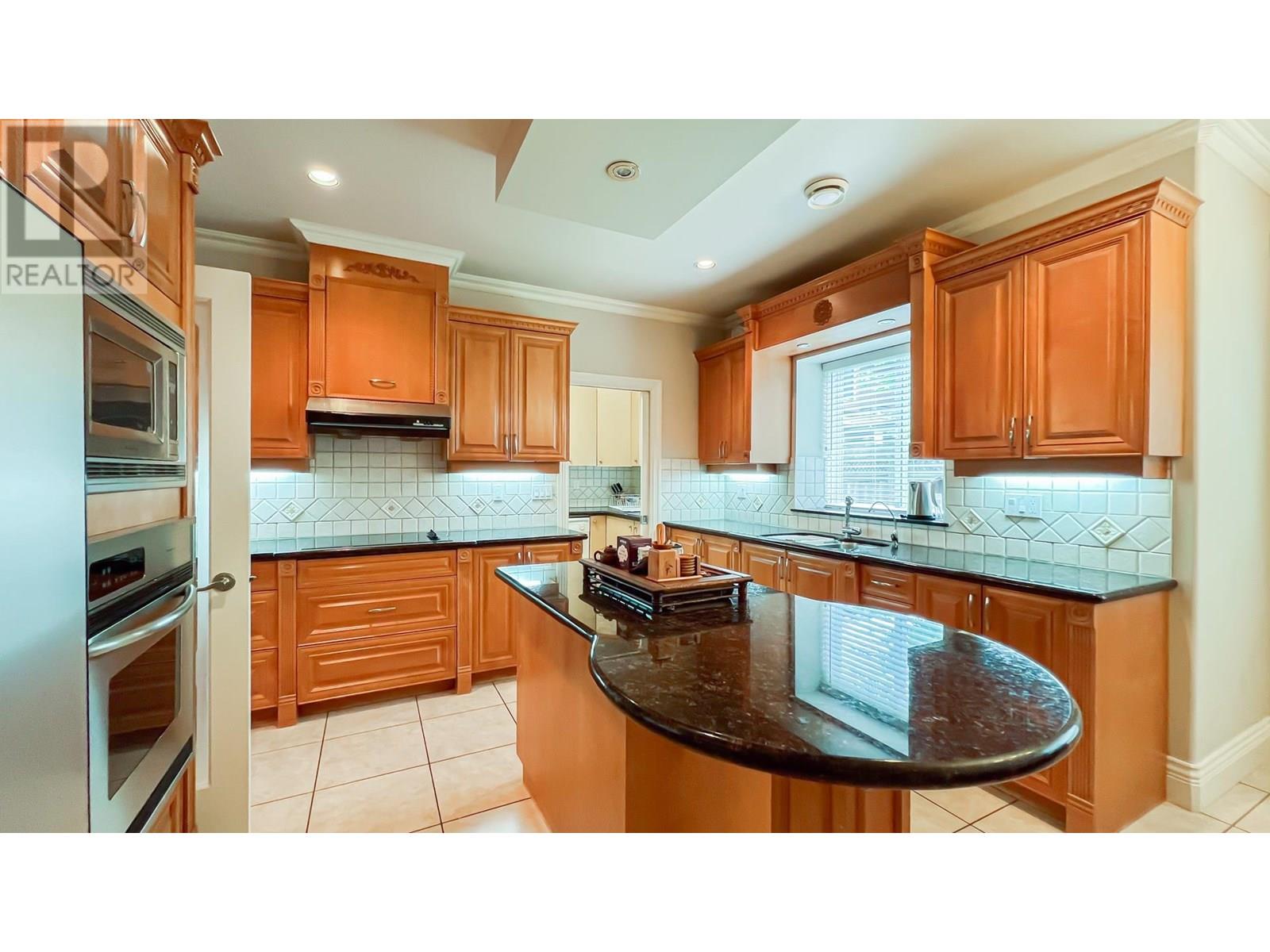 Photo 15 of 6571 Chatsworth Road, Richmond BC